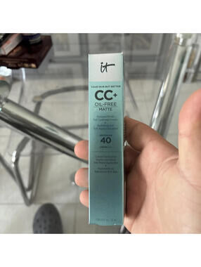 It Cosmetics Your Skin but Better CC+ SPF 40 Oil-Free Matte Cream - Medium, 1.08
